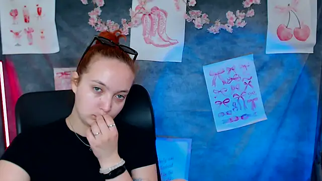 Snapshot of MissAriaa chatting on 06.20.26 MissAriaa online show from 06.20.26