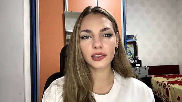 IlanaLafferty online show from 11.15.25