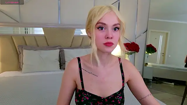 Snapshot of Rose_Masson chatting on 02.03.26 Rose Masson online show from 02.03.26