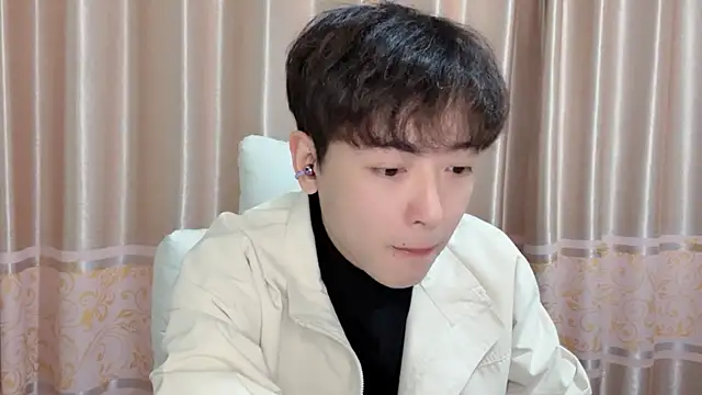 Snapshot of xiaoxiao1025 chatting on 10.30.25 xiaoxiao1025 online show from 10.30.25