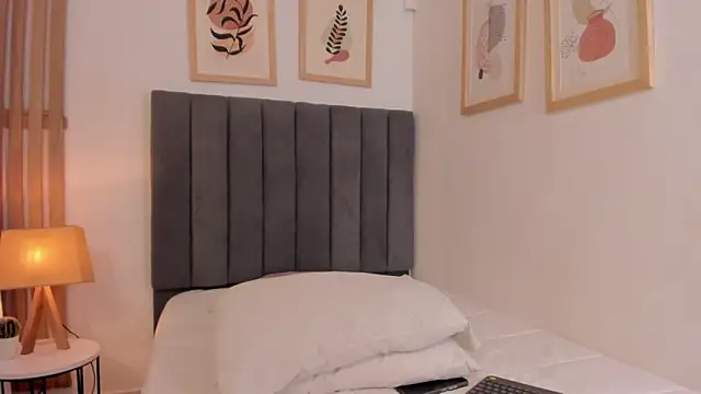 Snapshot of DeniseBurton chatting on 02.03.26 DeniseBurton online show from 02.03.26