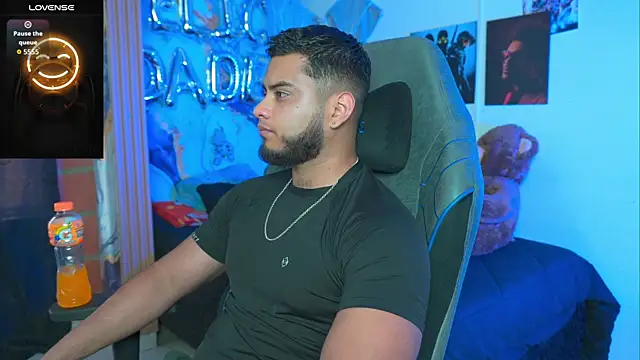 Tiler wolker online show from 04.03.26