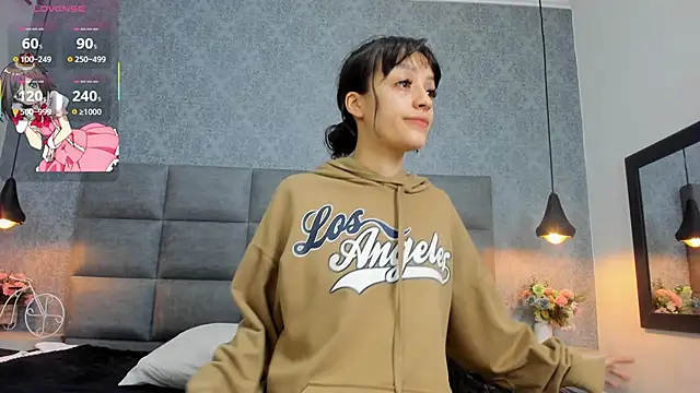 Luna Bella3 online show from 11.26.25