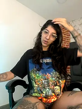 ghostwomaan online show from 11.29.25