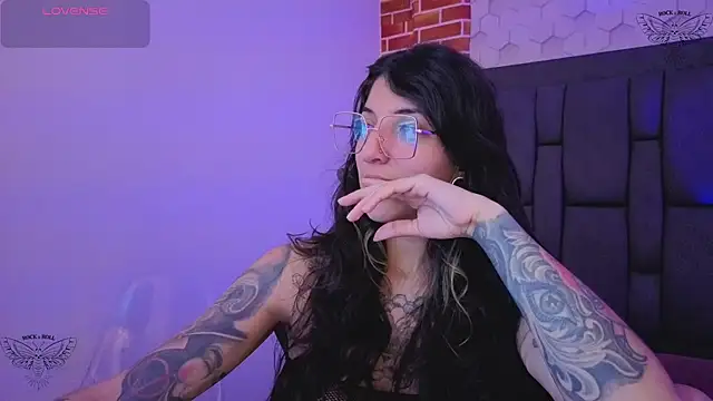 Snapshot of ghostwomaan chatting on 02.17.26 ghostwomaan online show from 02.17.26