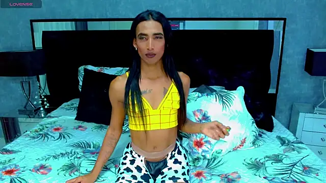 chairahot2 online show from 11.09.25