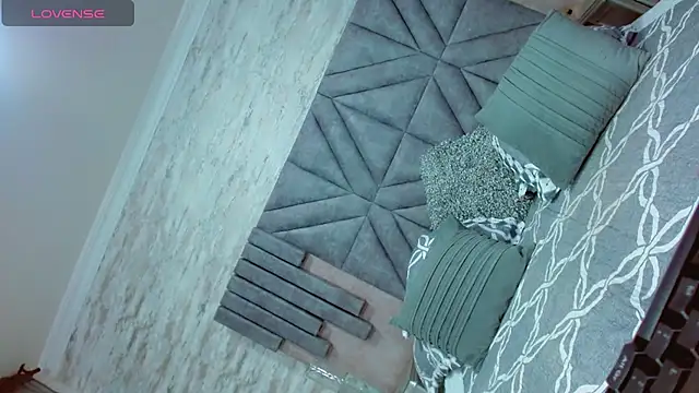 chairahot2 online show from 11.25.25