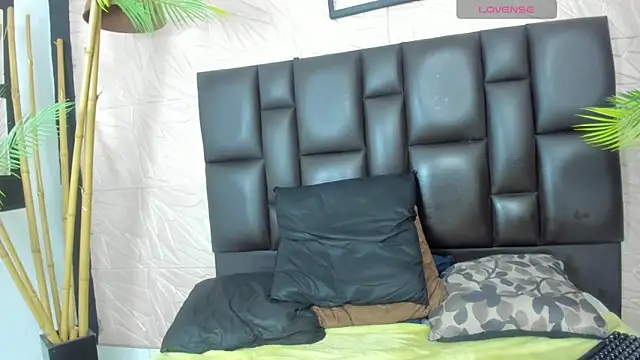 Snapshot of Maicol_ortiz chatting on 10.25.25 Maicol ortiz online show from 10.25.25