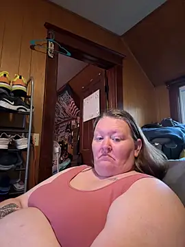 Snapshot of cuteandsassy85 chatting on 10.26.25 cuteandsassy85 online show from 10.26.25