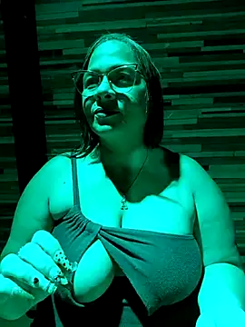 Snapshot of Angie_milf50 chatting on 06.28.26 Angie milf50 online show from 06.28.26