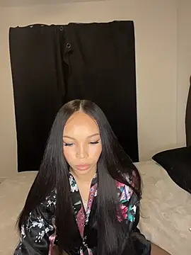 nikkiloveee online show from 11.06.25