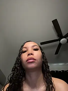 Snapshot of nikkiloveee chatting on 07.23.26 nikkiloveee online show from 07.23.26