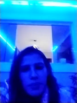 larah4 online show from 10.26.25