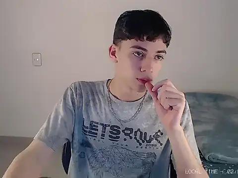 Snapshot of Sett_01 chatting on 11.04.25 Sett 01 online show from 11.04.25