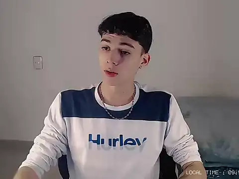 Snapshot of Sett_01 chatting on 11.05.25 Sett 01 online show from 11.05.25