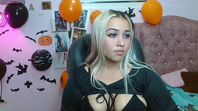 Katicamorada online show from 10.29.25