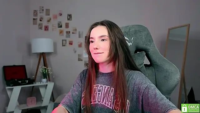 Snapshot of yourfrenchteacher chatting on 10.31.25 yourfrenchteacher online show from 10.31.25