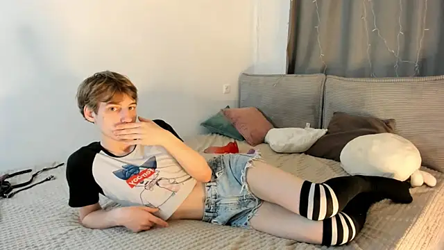 AvenGlow online show from 04.15.26