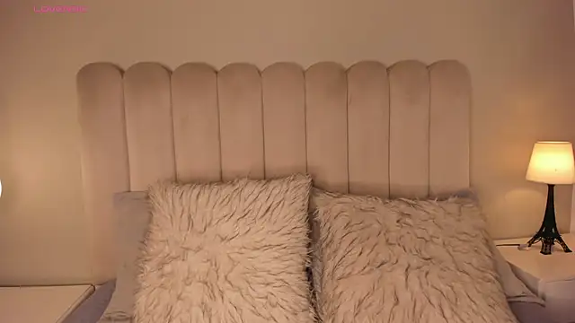 Melanie hillz online show from 03.25.26