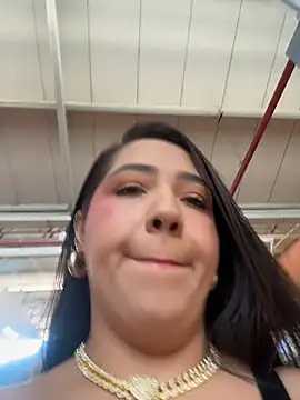 Hannahpradaa  online show from 11.19.25