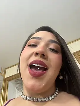 Hannahpradaa  online show from 11.25.25