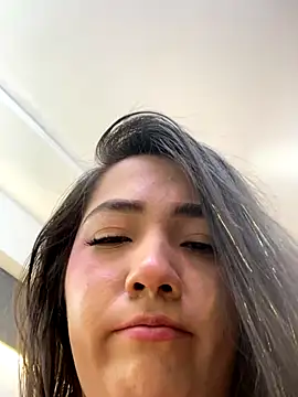 Hannahpradaa  online show from 01.05.26