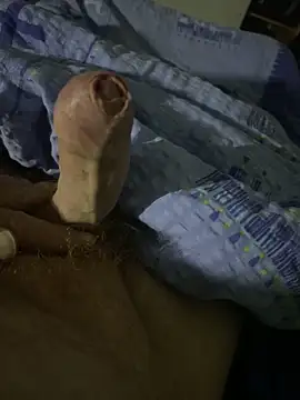 Snapshot of Ilovemilf1 chatting on 11.04.25 Ilovemilf1 online show from 11.04.25