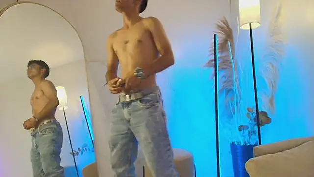 Snapshot of SexyAndresito22 chatting on 11.06.25 SexyAndresito22 online show from 11.06.25