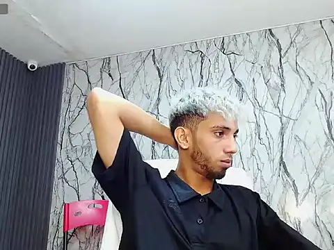 Snapshot of gregori_latin19 chatting on 10.29.25 gregori latin19 online show from 10.29.25