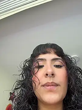 SugarTroubl33 online show from 04.18.26