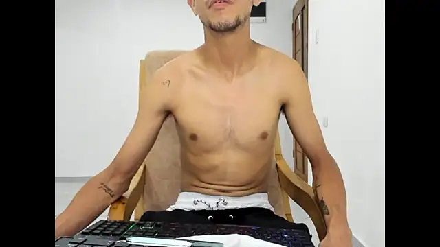 Snapshot of brian_god chatting on 10.31.25 brian god online show from 10.31.25