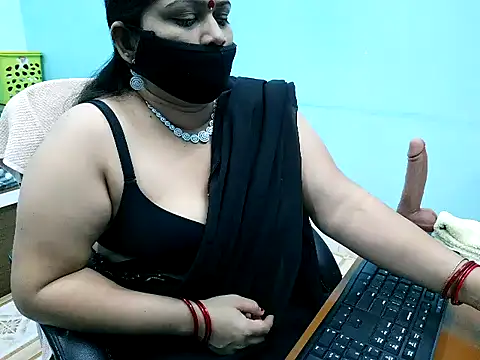 Snapshot of SWEETY_RANI chatting on 04.14.26 SWEETY RANI online show from 04.14.26