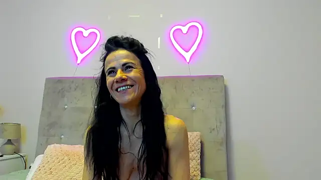 Snapshot of brianaflynt chatting on 02.01.26 brianaflynt online show from 02.01.26