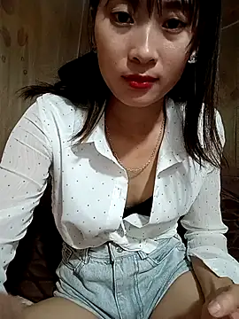 Snapshot of Em_xinh01 chatting on 11.12.25 Em xinh01 online show from 11.12.25