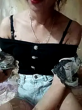 Snapshot of Em_xinh01 chatting on 11.13.25 Em xinh01 online show from 11.13.25