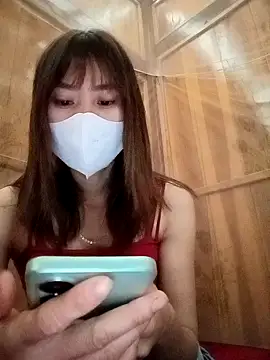 Snapshot of Em_xinh01 chatting on 12.03.25 Em xinh01 online show from 12.03.25