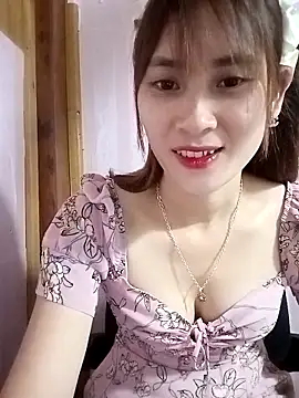Snapshot of Em_xinh01 chatting on 05.13.26 Em xinh01 online show from 05.13.26