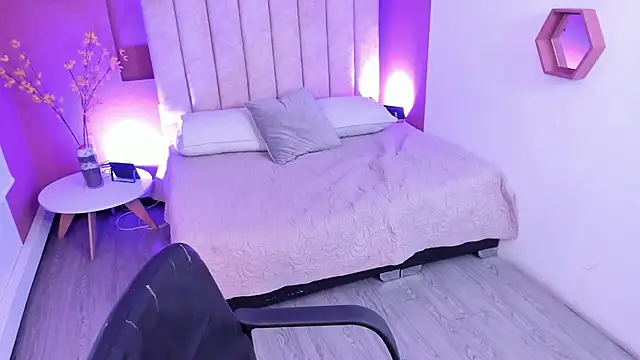 Snapshot of mia_jagger chatting on 02.07.26 mia jagger online show from 02.07.26