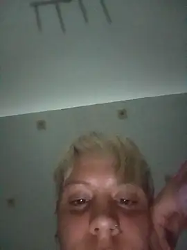 Snapshot of kellyMatsumoto chatting on 10.27.25 kellyMatsumoto online show from 10.27.25