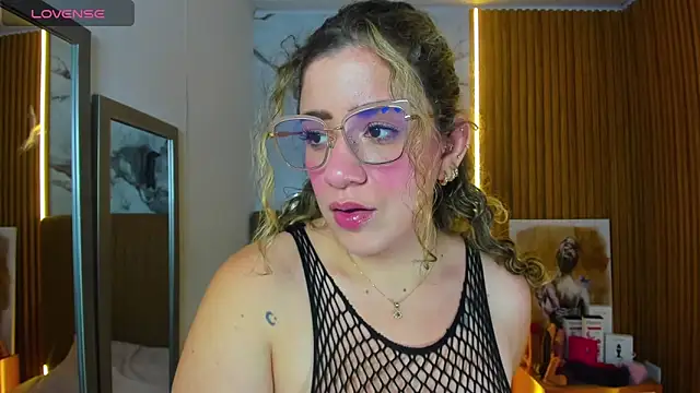 OSNAKELLER online show from 04.15.26