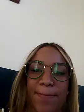 AriVelvet online show from 01.15.26