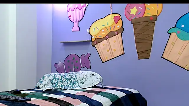 Snapshot of luna69sexgirl chatting on 10.29.25 luna69sexgirl online show from 10.29.25