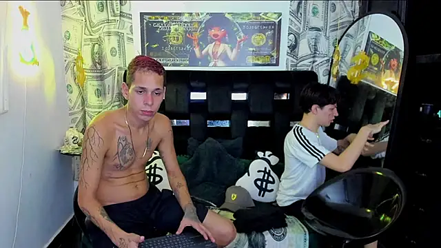 Snapshot of Magic_Duo chatting on 11.07.25 Magic Duo online show from 11.07.25