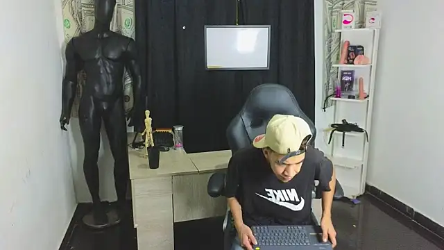 Latin Duo13 online show from 02.10.26