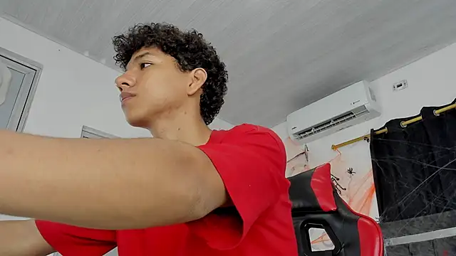 Maximiliano Khalil online show from 11.02.25