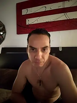 Snapshot of ACD0826 chatting on 10.28.25 ACD0826 online show from 10.28.25