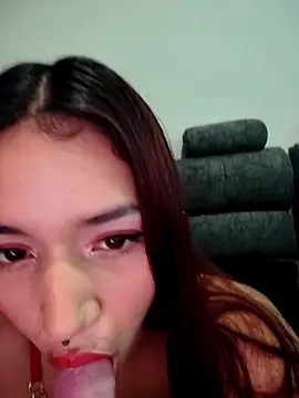 Sophie tomsonp online show from 10.28.25