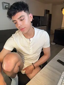 aronnhidden online show from 06.25.26