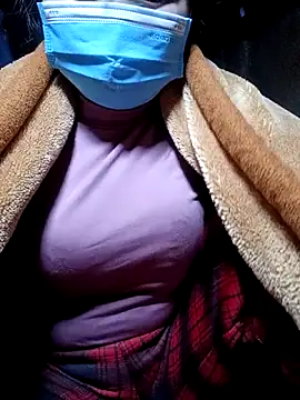 Snapshot of yoyo-mi chatting on 02.01.26 yoyo-mi online show from 02.01.26