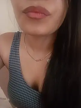 Snapshot of Lusty-Girl chatting on 11.04.25 Lusty-Girl online show from 11.04.25